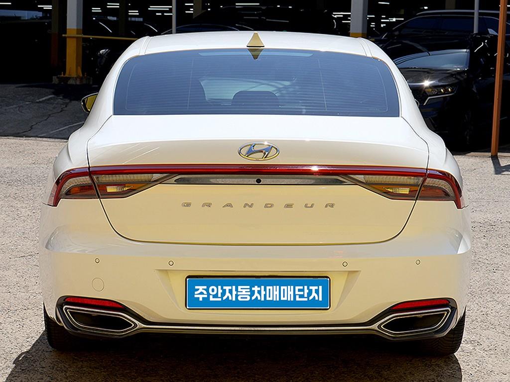 HYUNDAI Grandeur - Vista 5