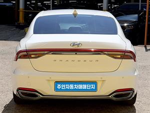 HYUNDAI Grandeur - Vista 6