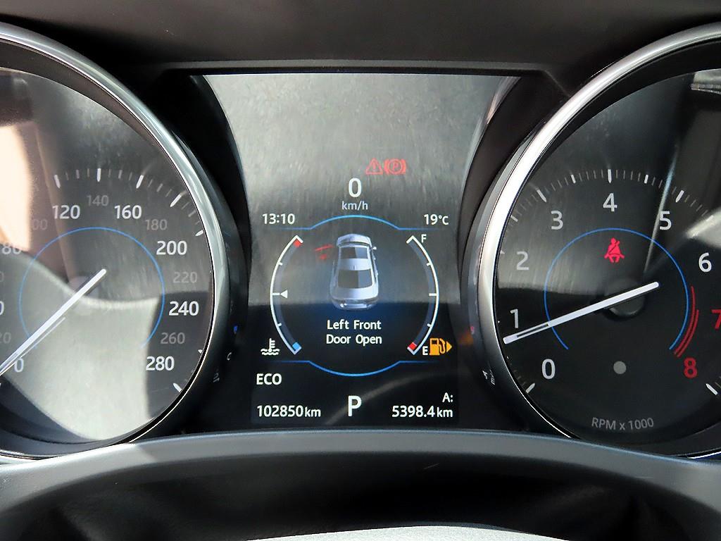 Jaguar XE - Vista 9