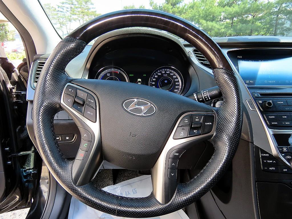HYUNDAI Grandeur - Vista 8