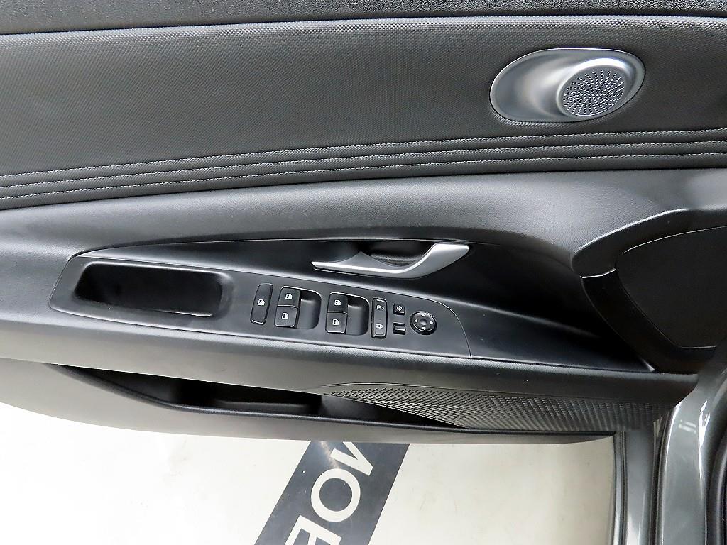 HYUNDAI Avante - Vista 11