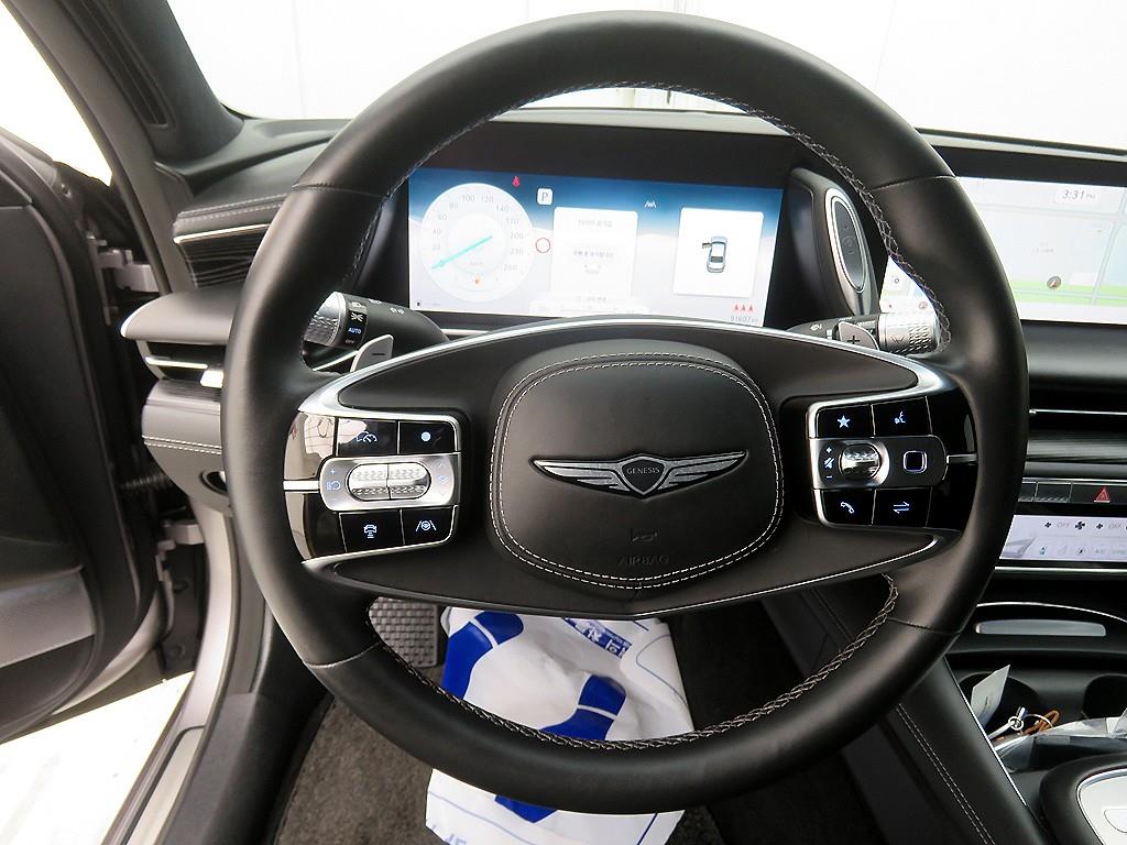 Genesis G90 - Vista 10