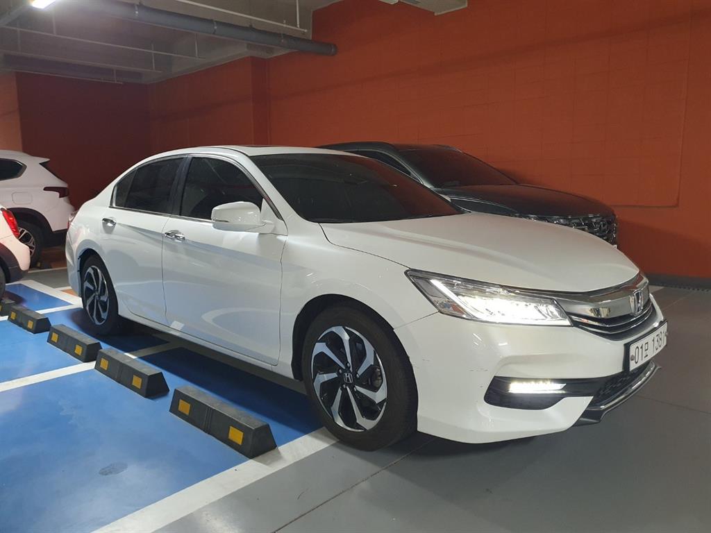 Honda Accord - Vista 6