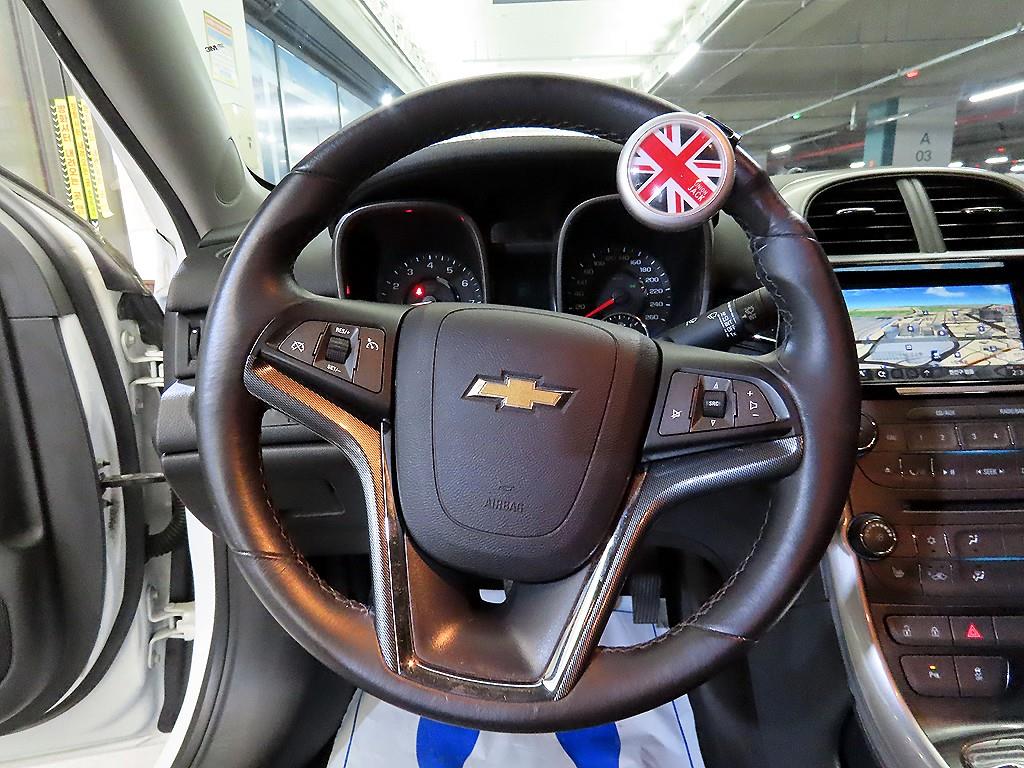 Chevrolet Malibu - Vista 8