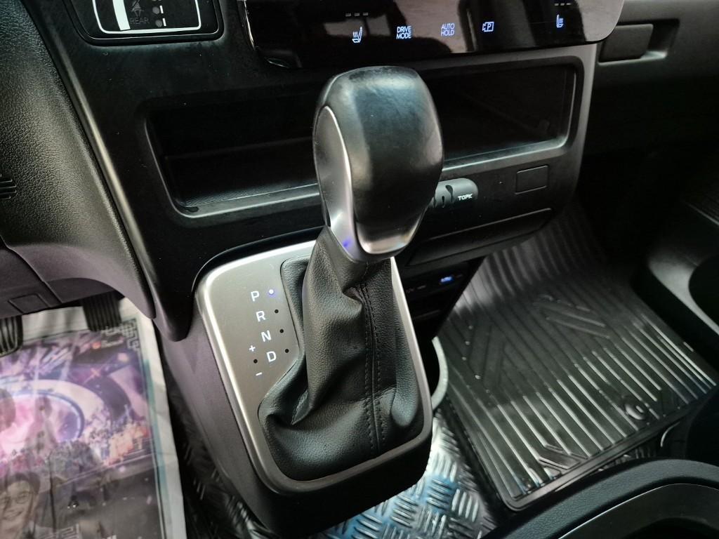 HYUNDAI Staria - Vista 8