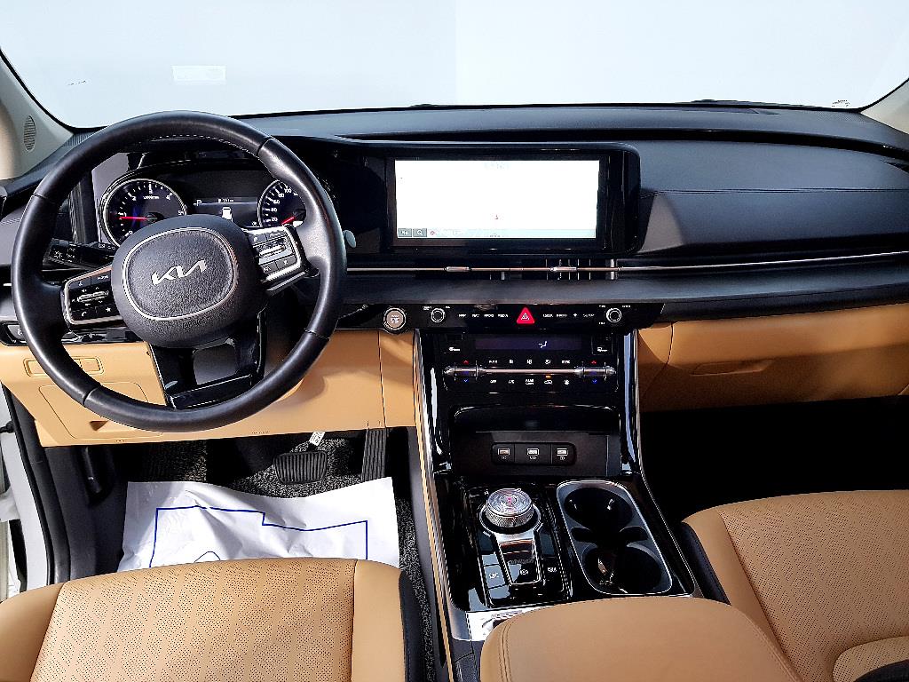KIA Carnival - Vista 5