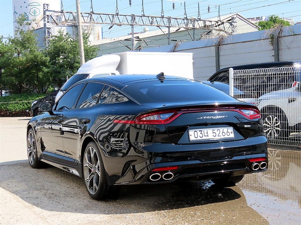 KIA Stinger - Vista 3
