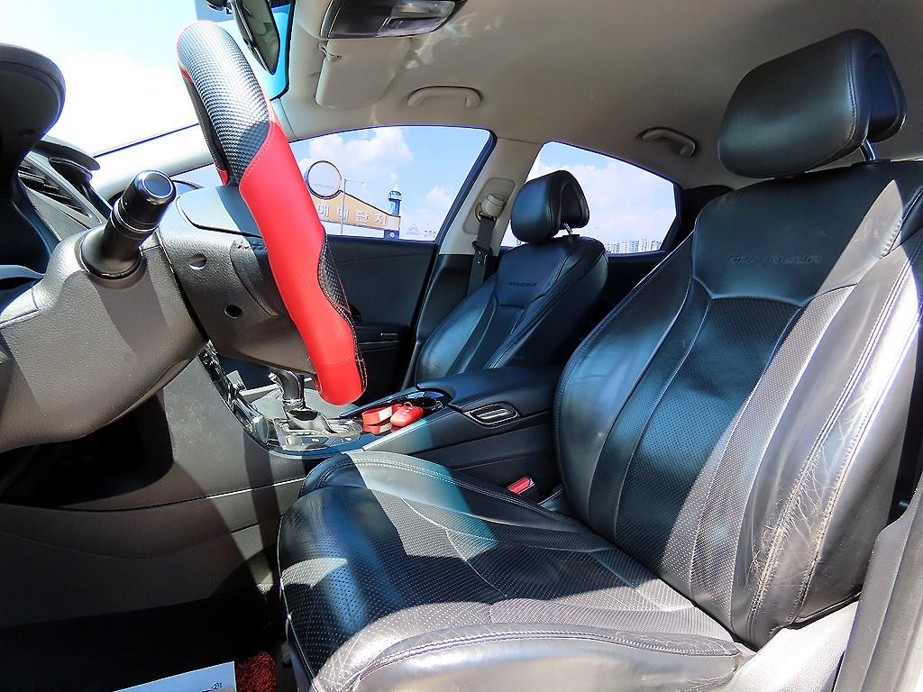 HYUNDAI Grandeur - Vista 5