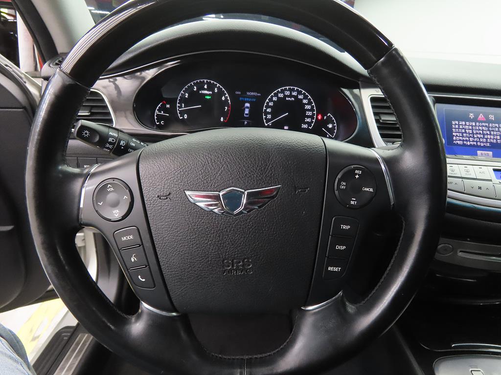 HYUNDAI Genesis - Vista 8