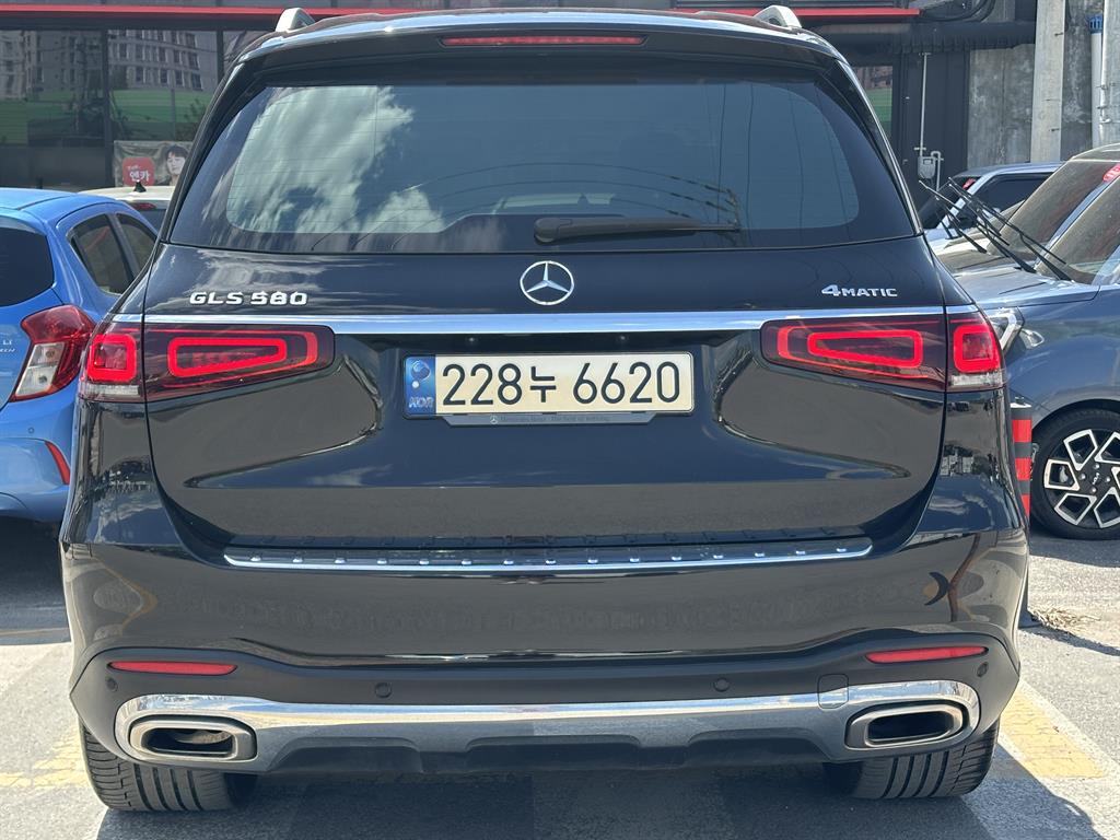 Mercedes Benz GLS Class - Vista 4