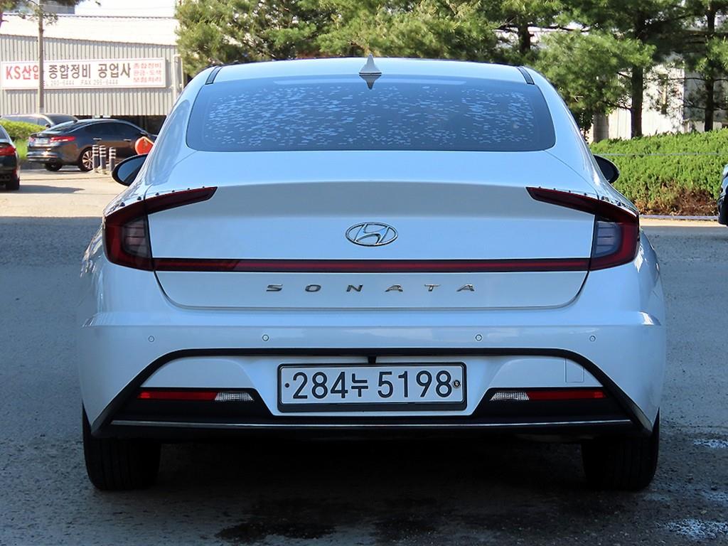 HYUNDAI Sonata - Vista 4