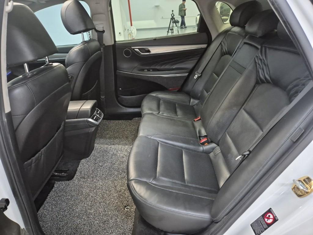 HYUNDAI Grandeur - Vista 11
