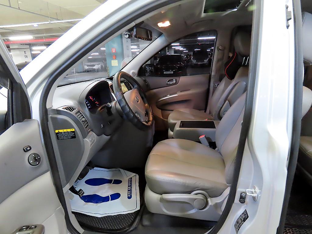 KIA Carnival - Vista 6