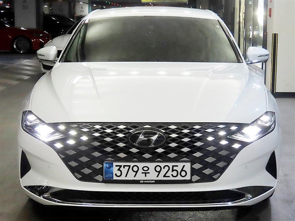 HYUNDAI Grandeur - Vista 2