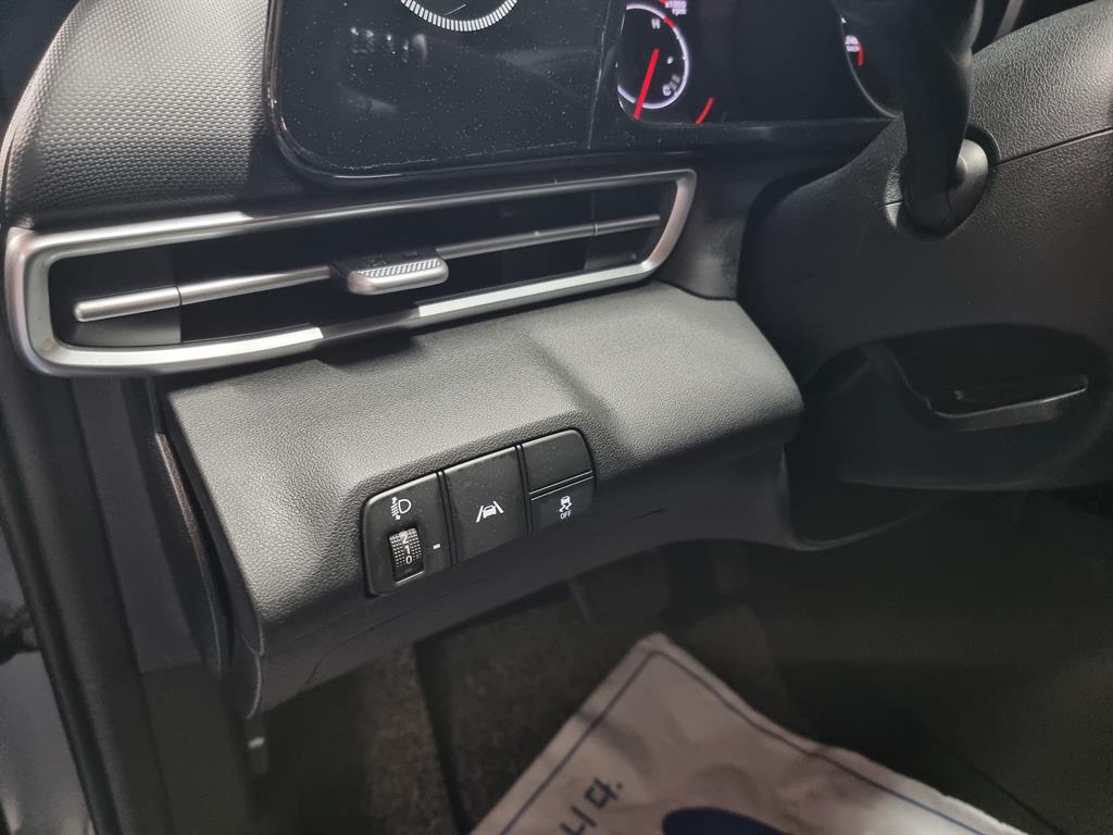 HYUNDAI Avante - Vista 9