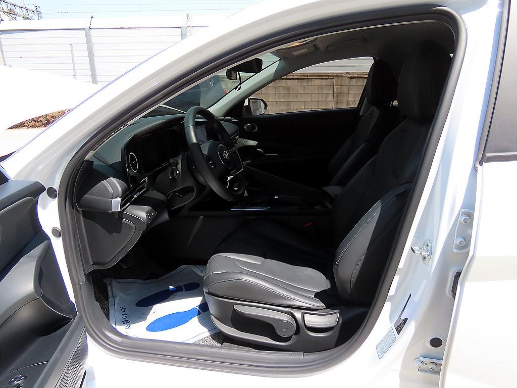 HYUNDAI Avante - Vista 5
