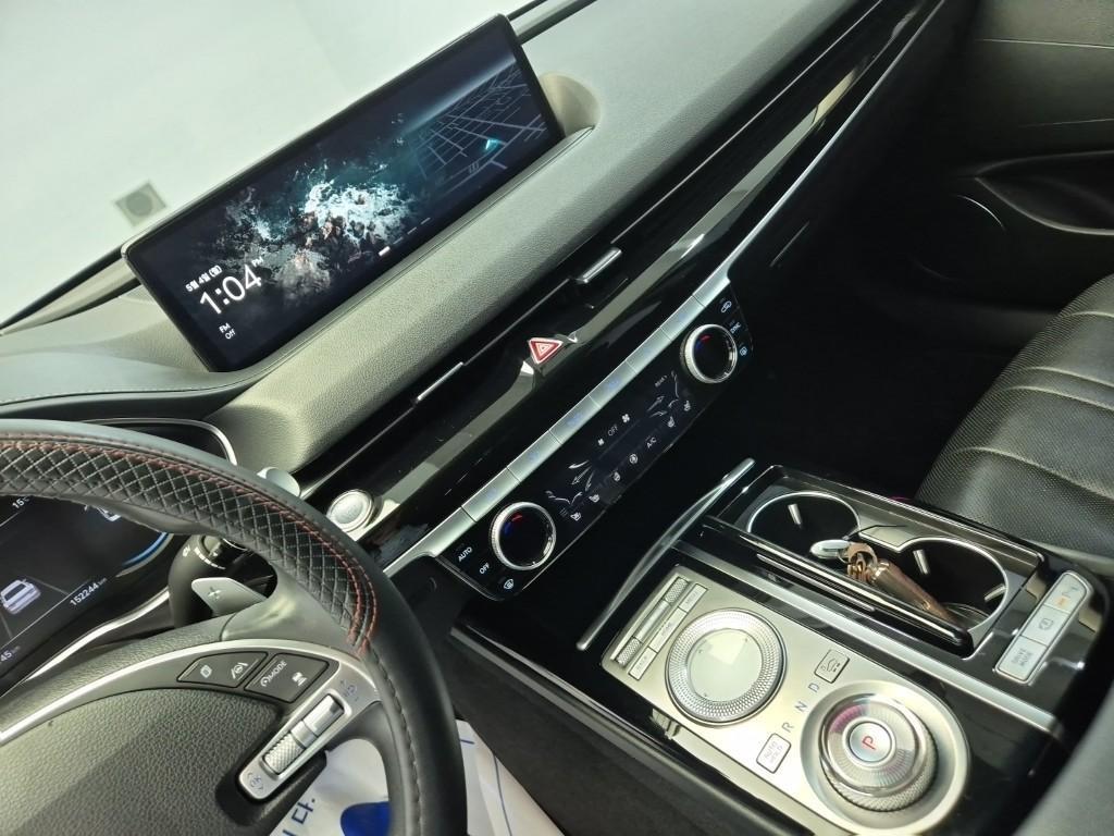 Genesis G80 - Vista 9