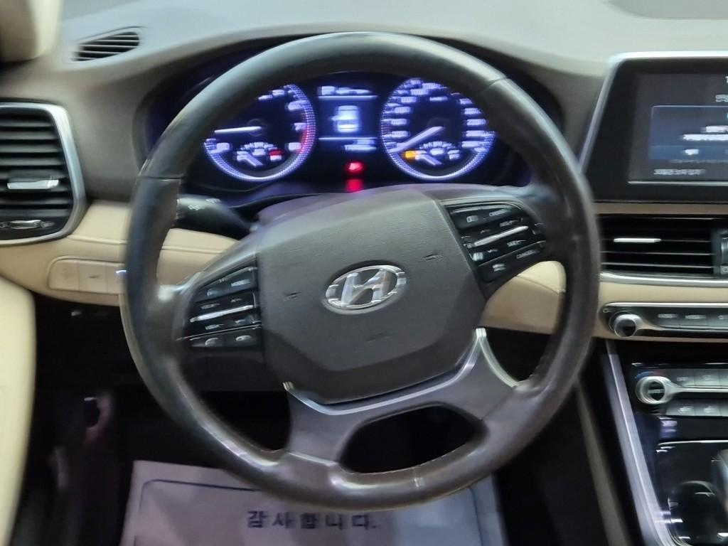 HYUNDAI Grandeur - Vista 8
