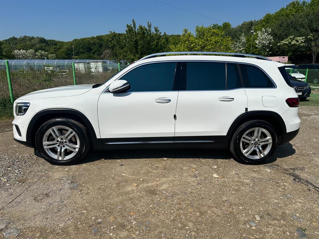 Mercedes Benz GLB Class - Vista 3