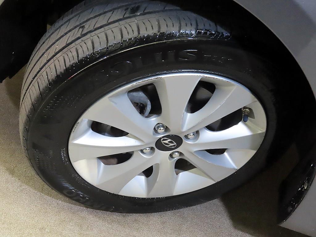 HYUNDAI Accent 2017 Gris - Importación desde Corea - HF Imports Iquique - Foto 19