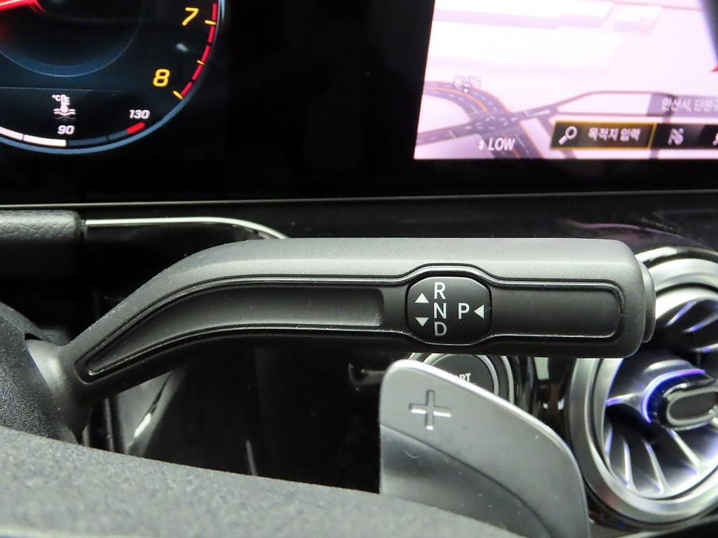 Mercedes Benz GLA Class - Vista 10