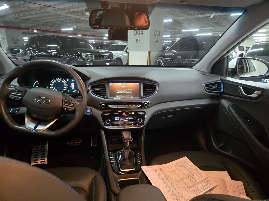 HYUNDAI Ioniq - Vista 7