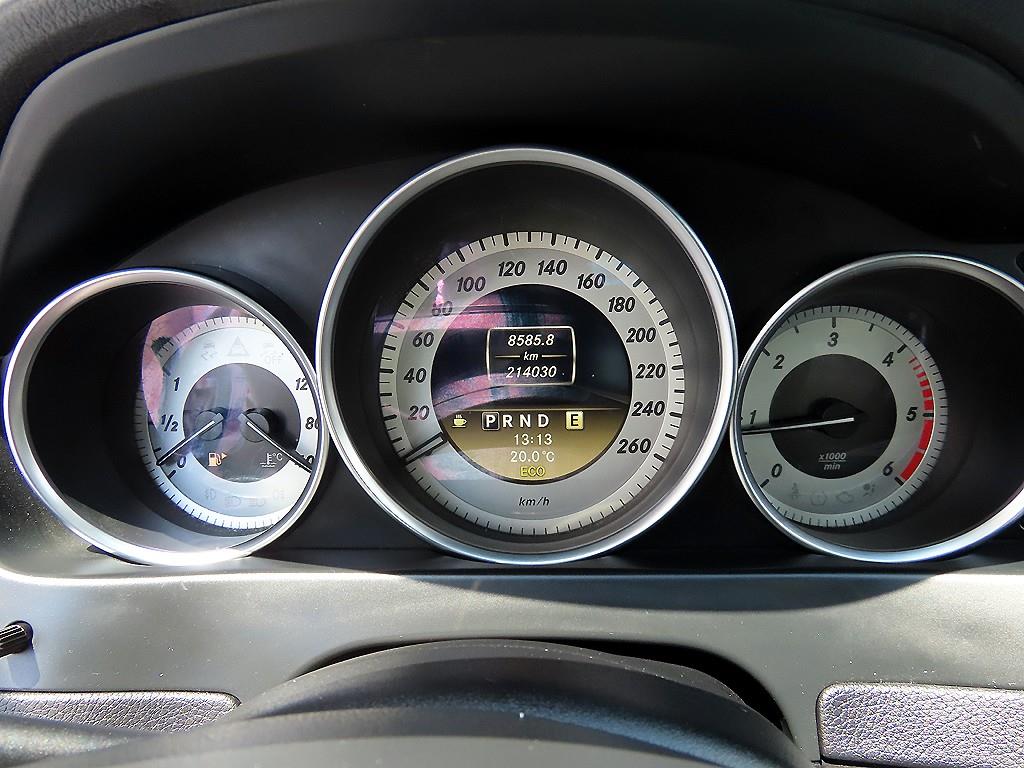 Mercedes Benz C Class - Vista 9