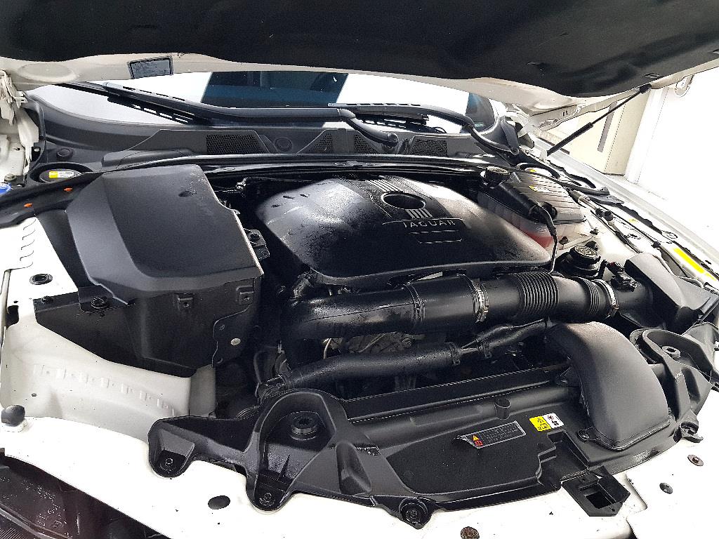 Jaguar XF - Vista 6