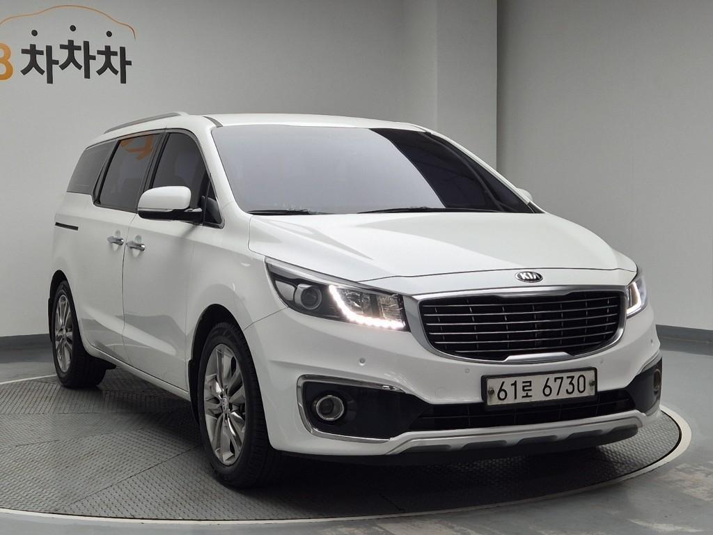 KIA Carnival - Vista 4