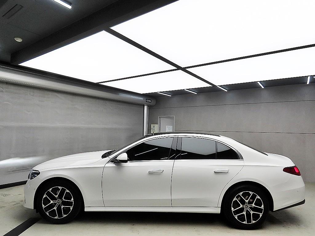 Mercedes Benz E class - Vista 4