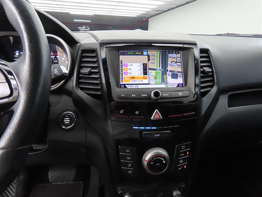 Ssangyong Tivoli - Vista 10
