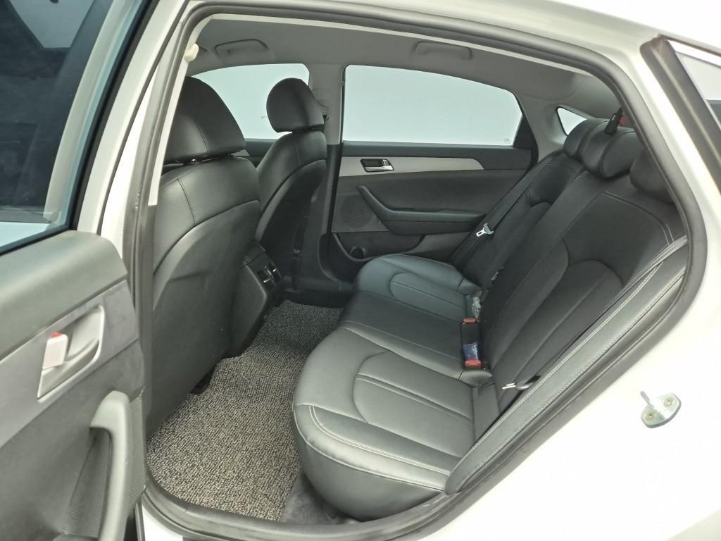 HYUNDAI Sonata - Vista 12