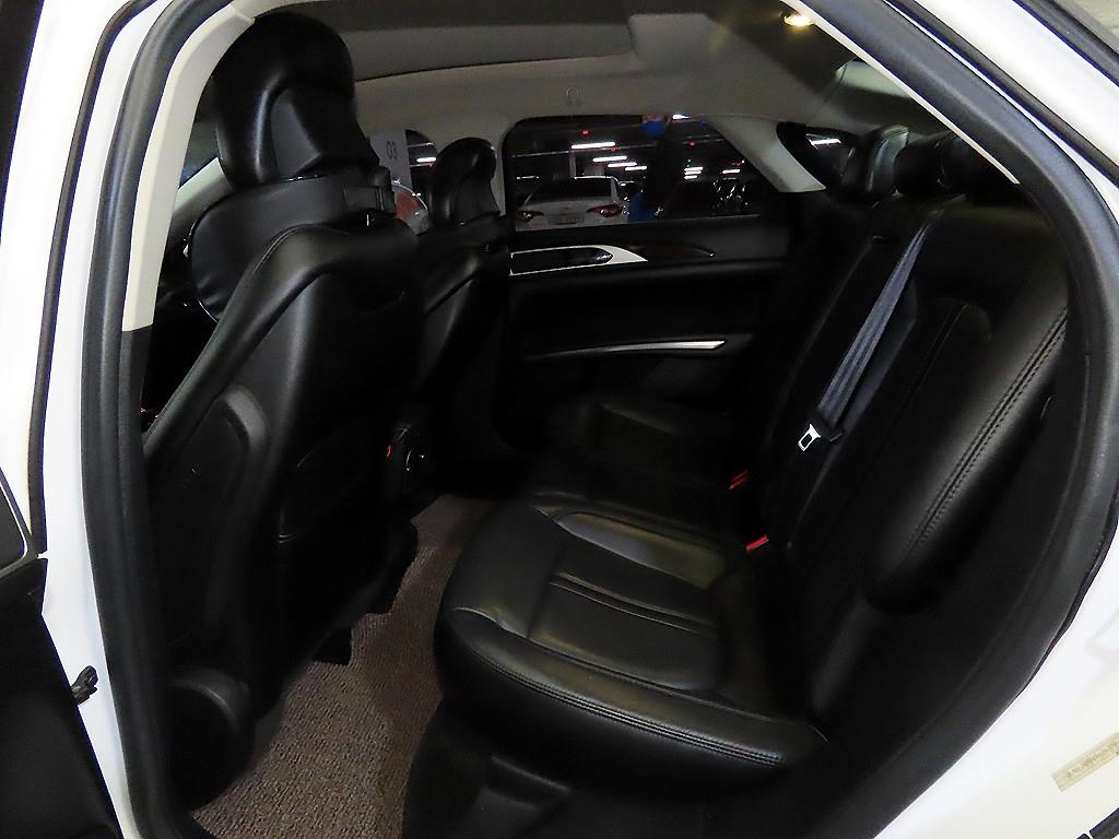 Lincoln MKZ - Vista 7