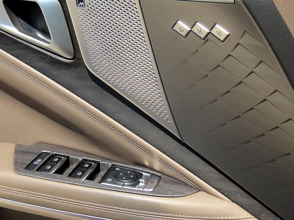 KIA K8 - Vista 12