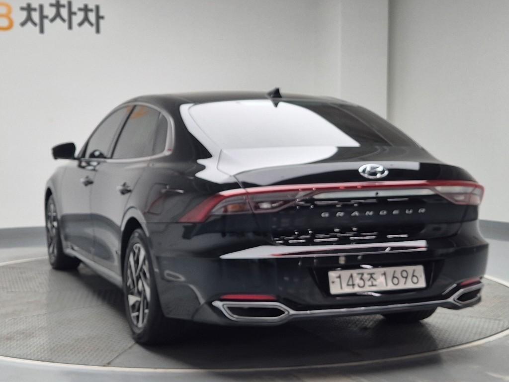 HYUNDAI Grandeur - Vista 2