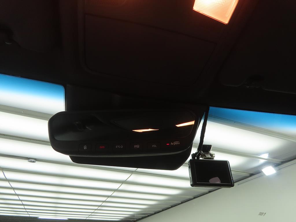 HYUNDAI Kona - Vista 12