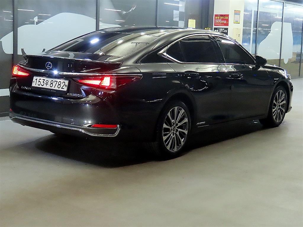 Lexus ES - Vista 4