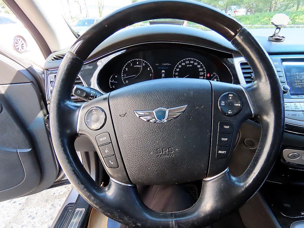 HYUNDAI Genesis - Vista 8