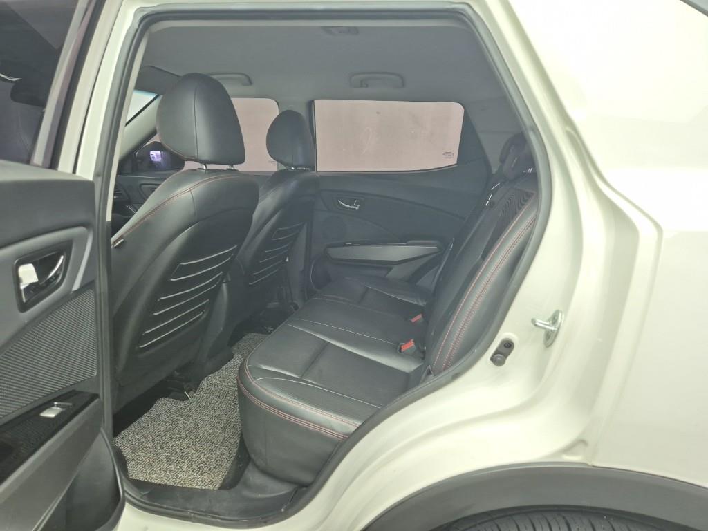 Ssangyong Tivoli - Vista 12