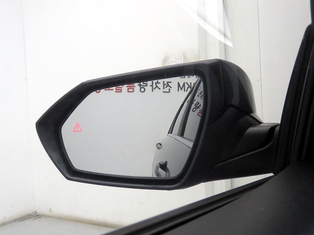 HYUNDAI Avante - Vista 5