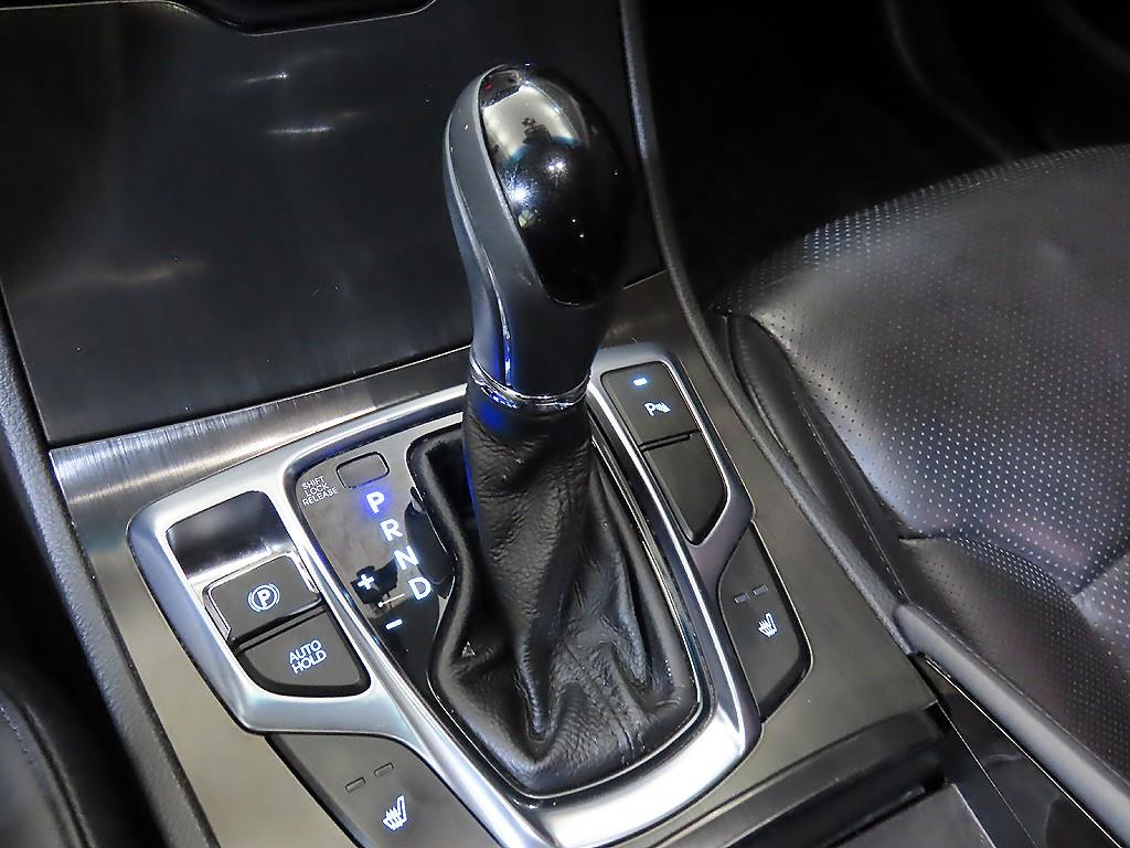 HYUNDAI Grandeur - Vista 12
