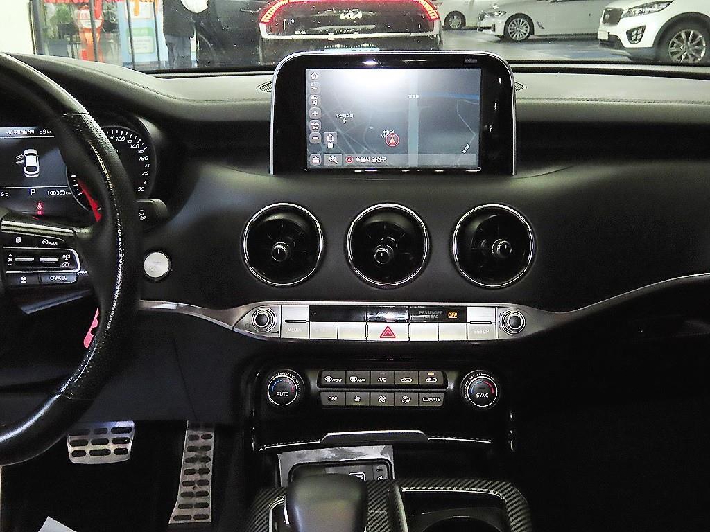 KIA Stinger - Vista 11