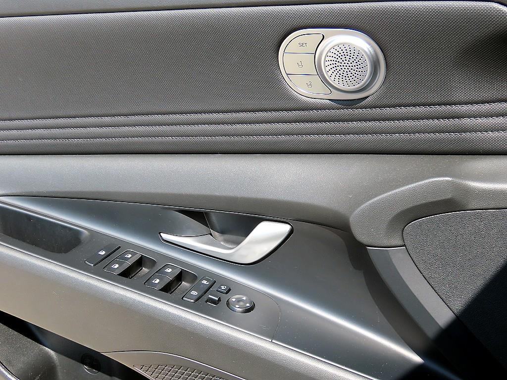 HYUNDAI Avante - Vista 11