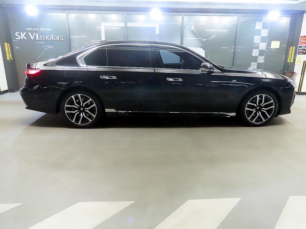 BMW 7 Series - Vista 3
