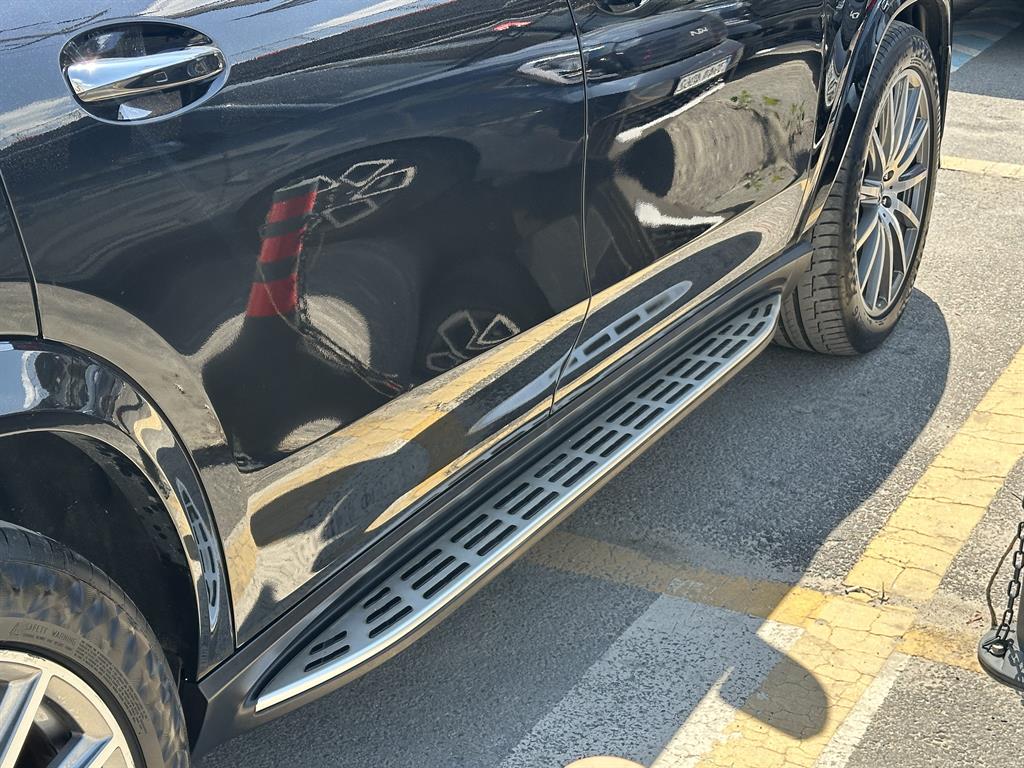 Mercedes Benz GLS Class - Vista 12