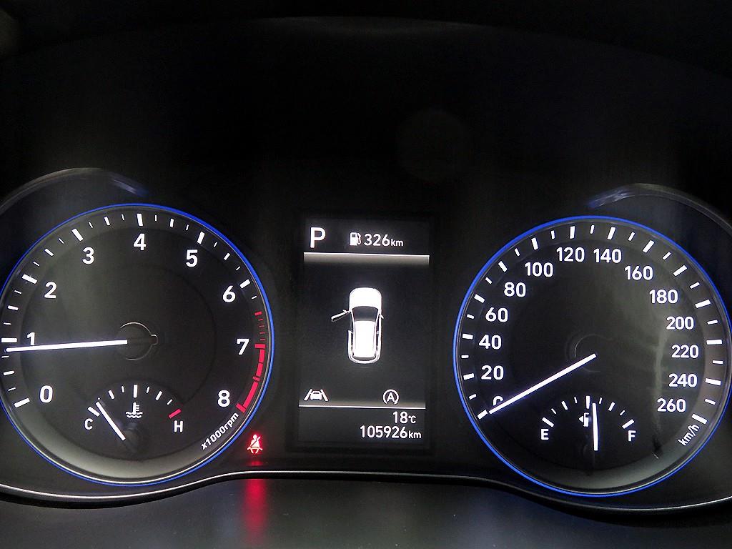 HYUNDAI Kona - Vista 12
