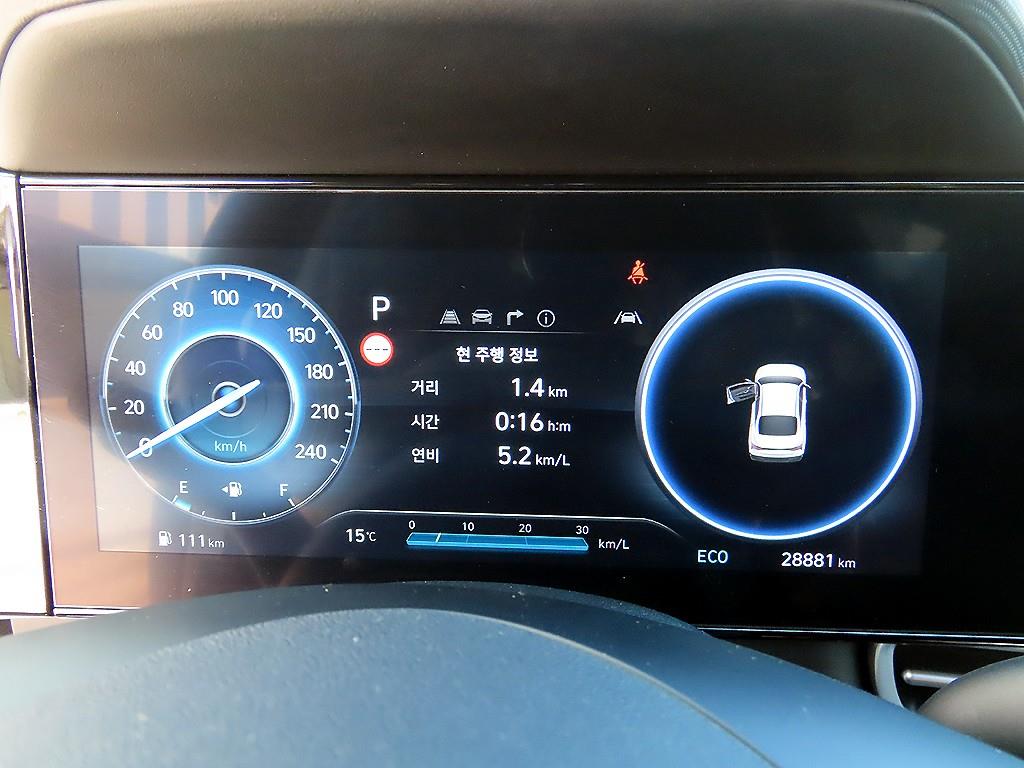 HYUNDAI Avante - Vista 9