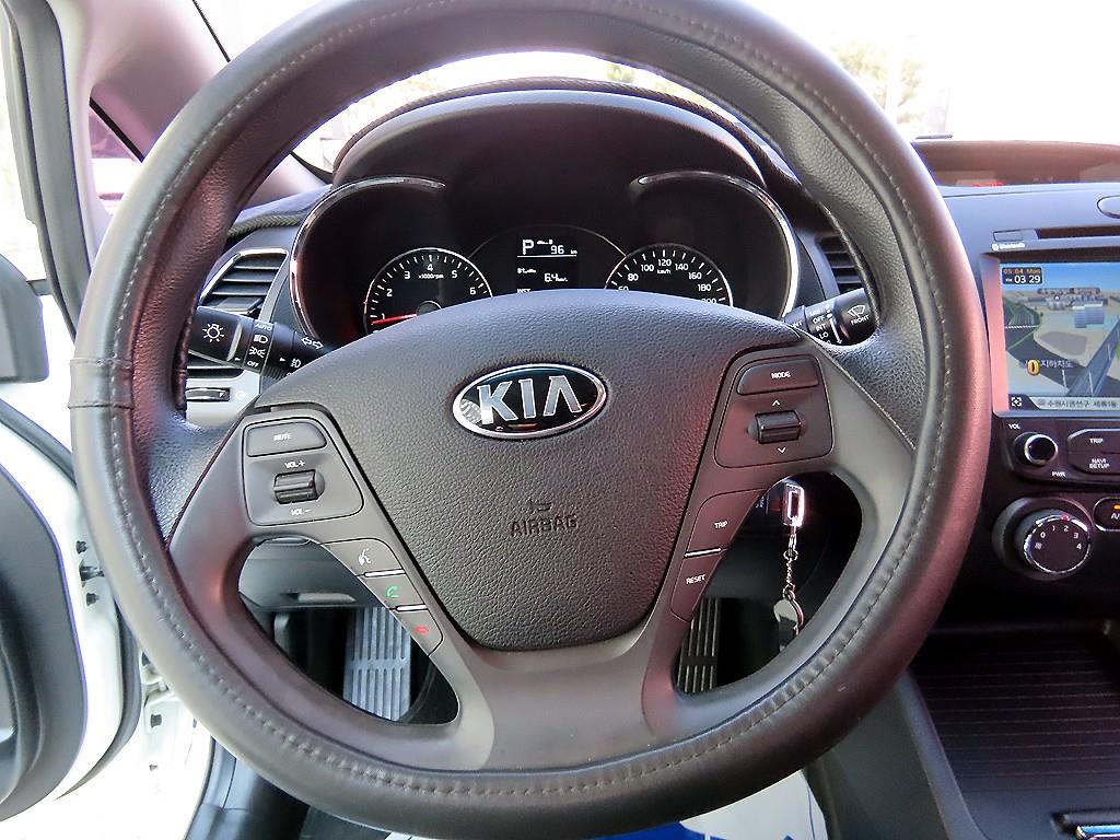 KIA K3 - Vista 8