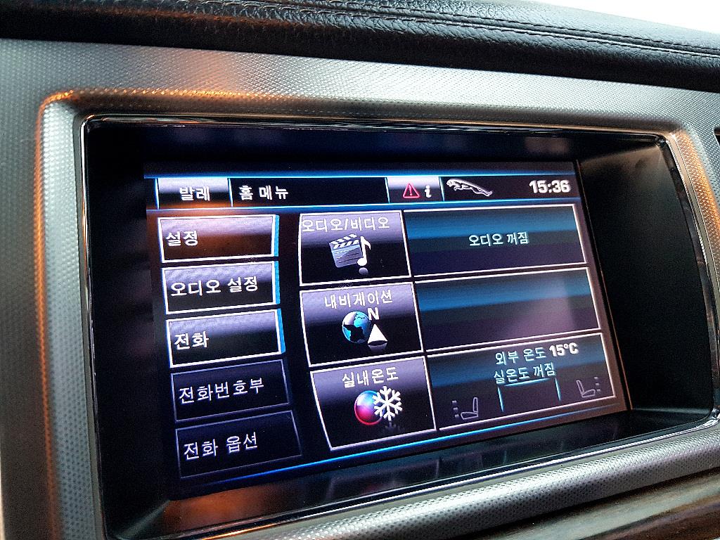 Jaguar XF - Vista 12