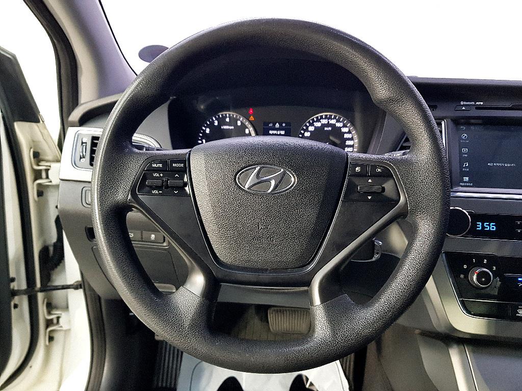 HYUNDAI Sonata - Vista 12